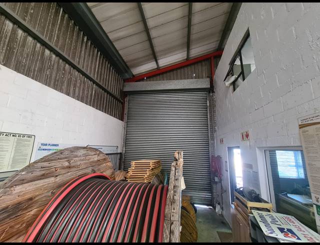 192M² WAREHOUSE TO LET IN BRACKENFELL SOUTH